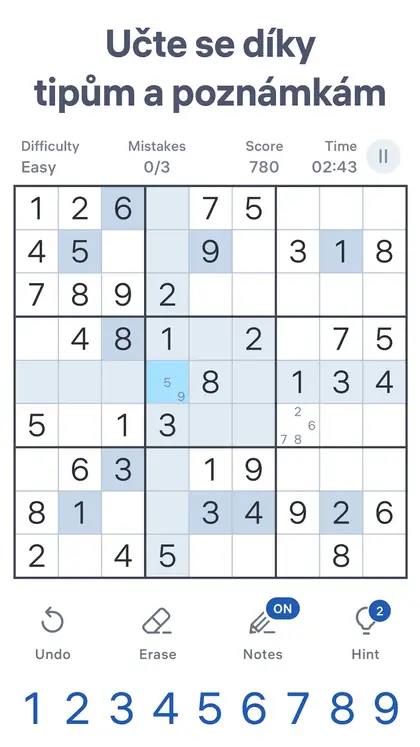 Obrazovka aplikace Sudoku.com s tužkovými poznámkami v jednotlivých políčkách